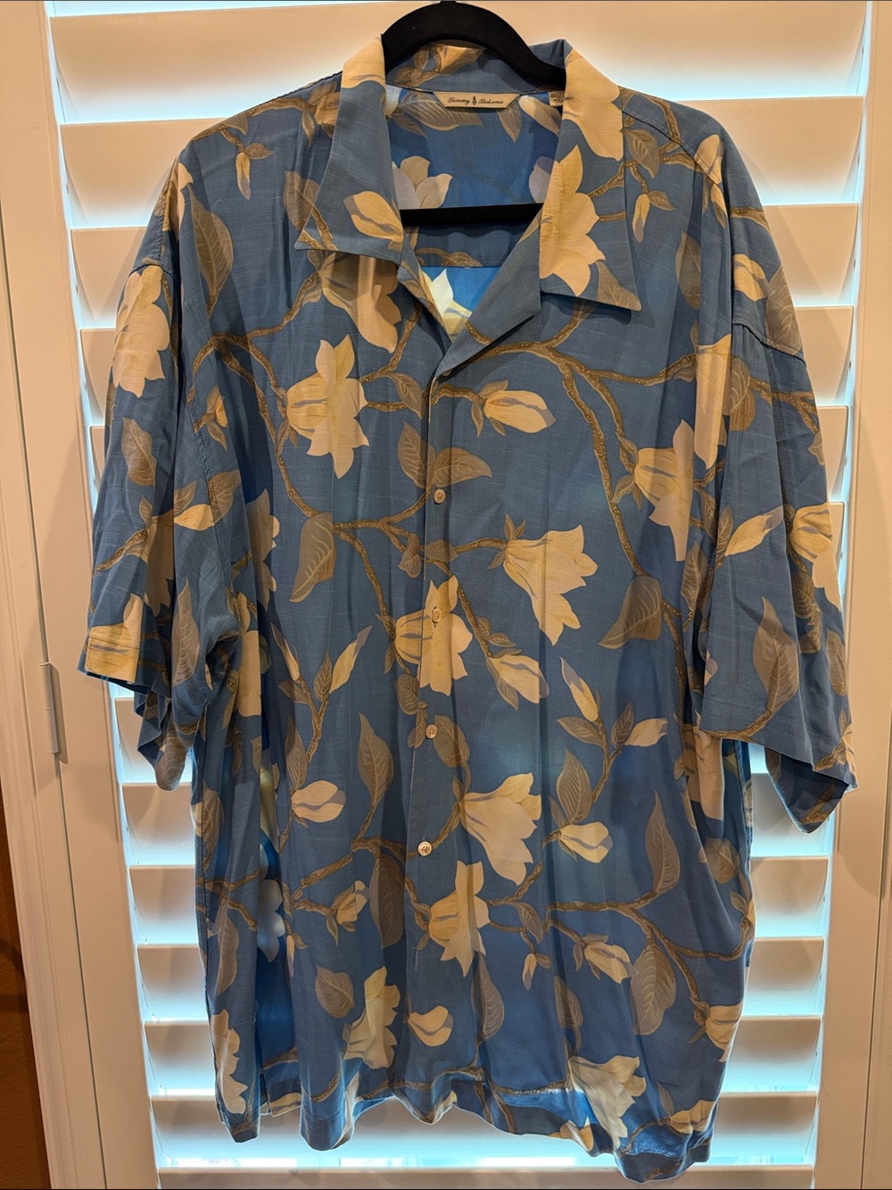 Tommy Bahama Blue Floral Short-Sleeve Camp Shirt with Cream Blossoms Size XXL
